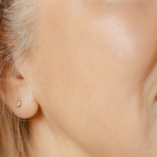 Why Does My Skin Get Itchy and Reactive in Spring?